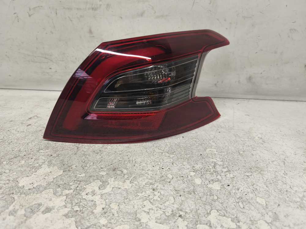 FEU ARRIERE DROIT PEUGEOT - Vue 1